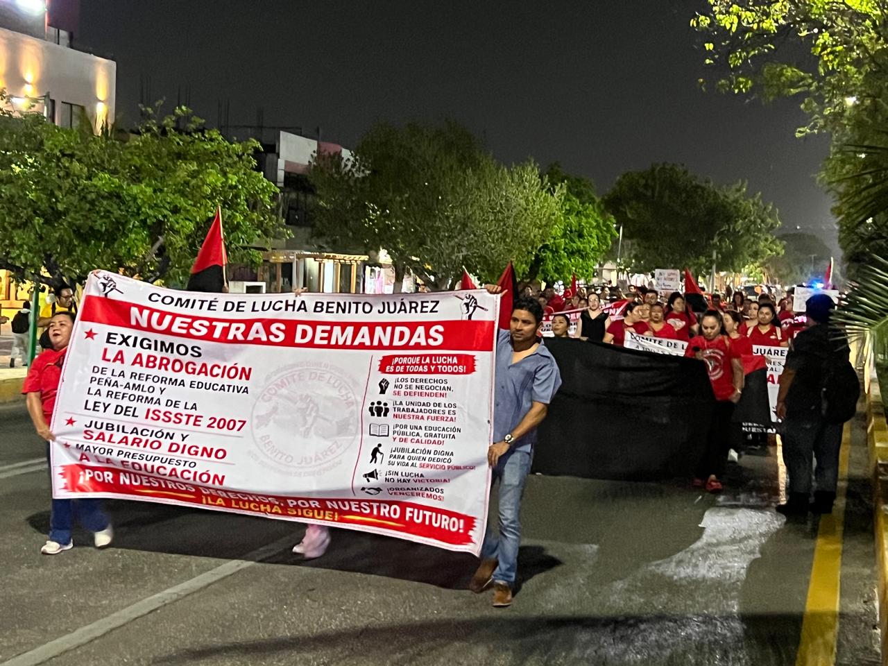 Maestros de Cancún reforzarán protestas por el paro de la CNTE