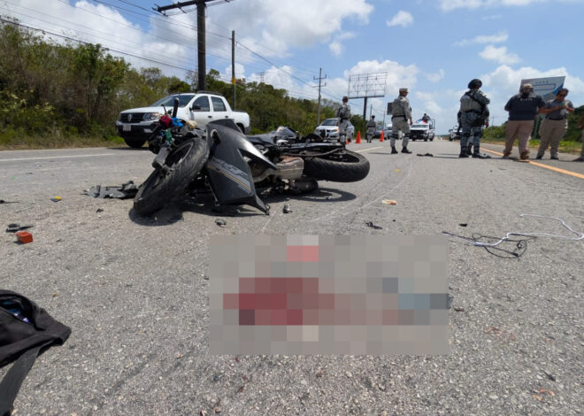 Brutal impacto en la Tulum-Playa deja dos motociclistas al borde de muerte