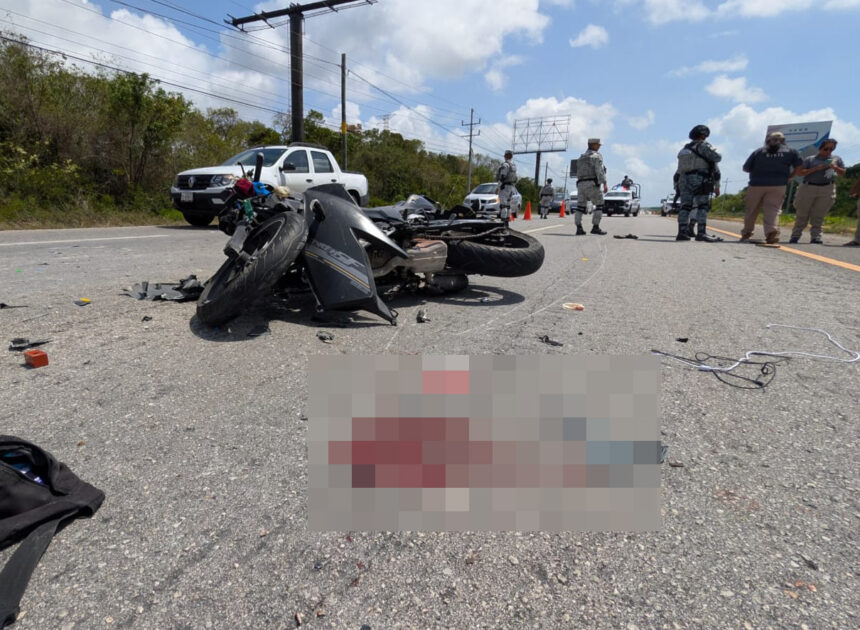 Brutal impacto en la Tulum-Playa deja dos motociclistas al borde de muerte