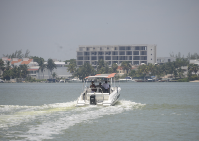 Detectan hasta 40 embarcaciones “piratas” al día en zonas protegidas