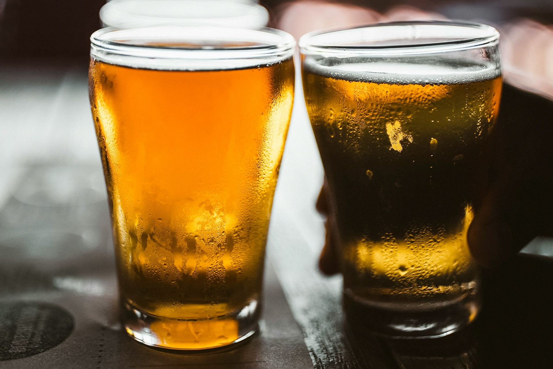 Aficionados consumen más de 45 mil cervezas en debut de Inglaterra en Arlington