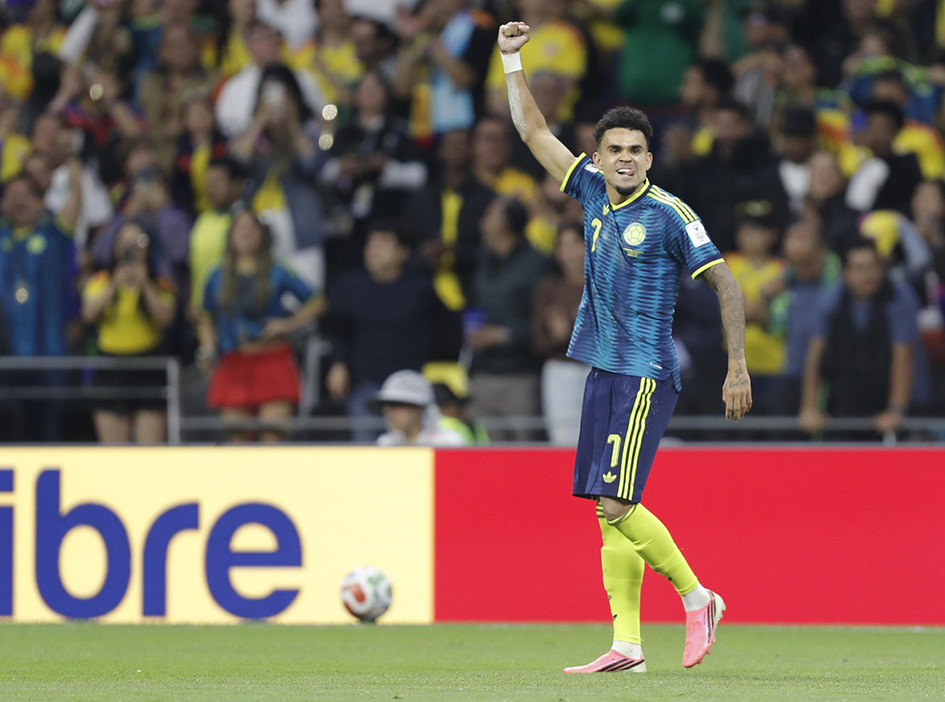 Colombia doblega a Uzbekistán en su estreno mundialista