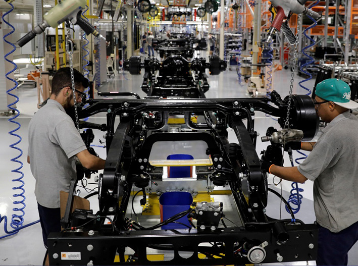 Sheinbaum presume crecimiento en actividad industrial y exportaciones