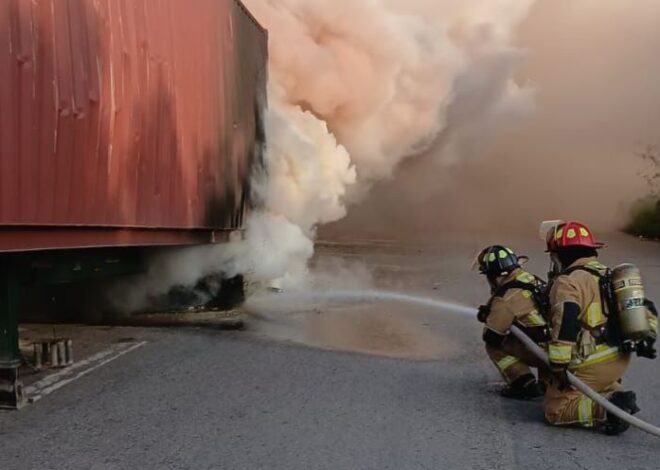 Sofocan al 100% incendio de material químico peligroso en Cobá