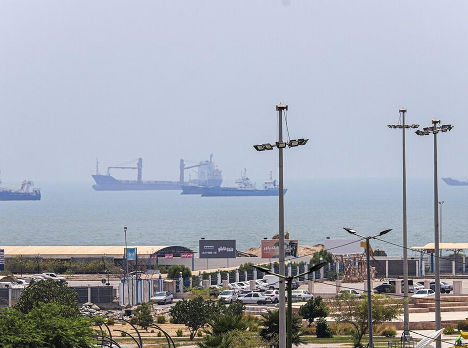 Irán desafía a EU y vuelve a cerrar estrecho de Ormuz