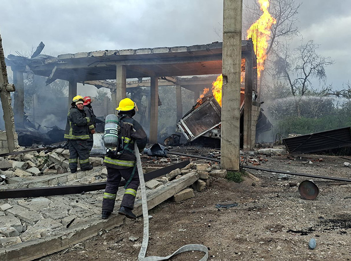¡Infierno en Puebla! Explota pipa de gas en presunto predio clandestino