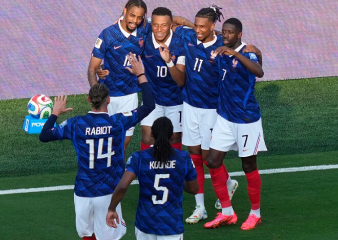 Francia aplasta a Suecia y sella su pase a los octavos