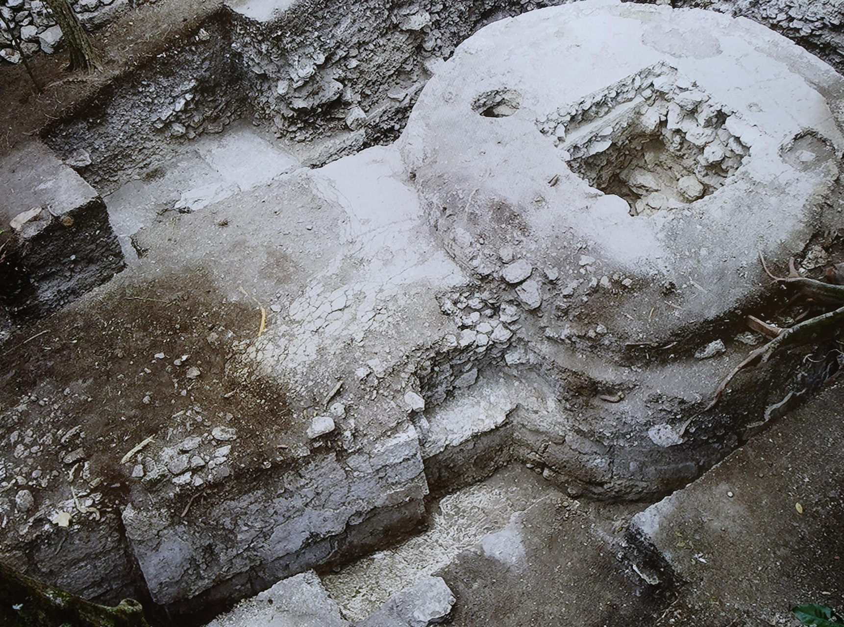 Descubren tesoro maya bajo tierra en Guatemala de hace 2 mil años