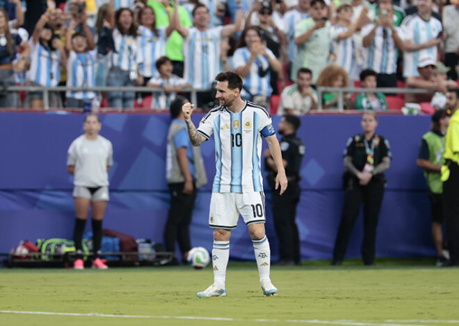 ¡Messi se roba el Mundial! Argentina arranca con goleada y triplete