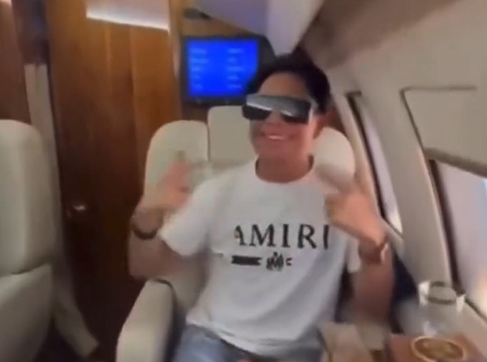Lujo en las alturas: regidor de Tulum presume viaje en avión privado