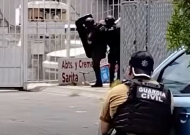 Despliegue policial en Tecámac por hombre atrincherado con su familia tras crisis de salud