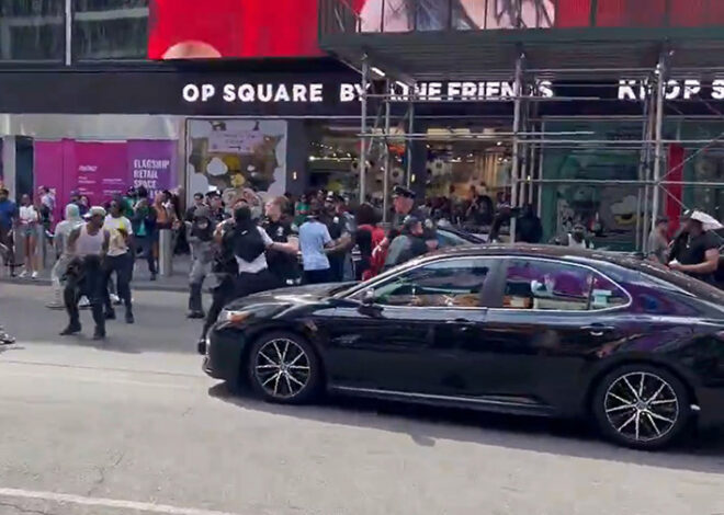 Pánico en Times Square: tiroteo desata estampida en Nueva York