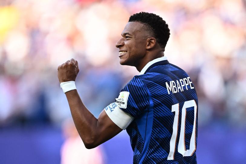 Mbappé rompe el muro guaraní y mete a Francia a Cuartos