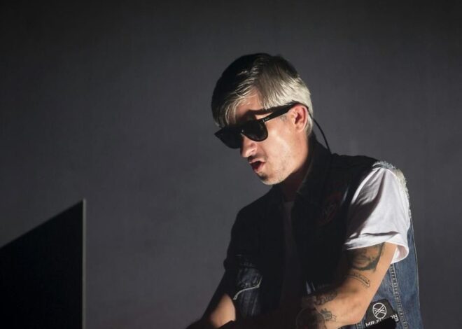 Muere Kavinsky, leyenda del synthwave y autor del icónico ‘Nightcall’