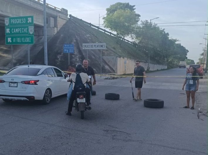 Protesta por falta de luz provoca cierre parcial en el Periférico de Mérida