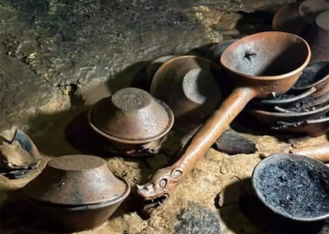 Tesoro oculto bajo tierra: descubren 179 piezas prehispánicas en cueva de Chiapas