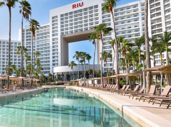 Hoteleros refuerzan su apuesta por Cancún: RIU reabre el Riu Palace Peninsula