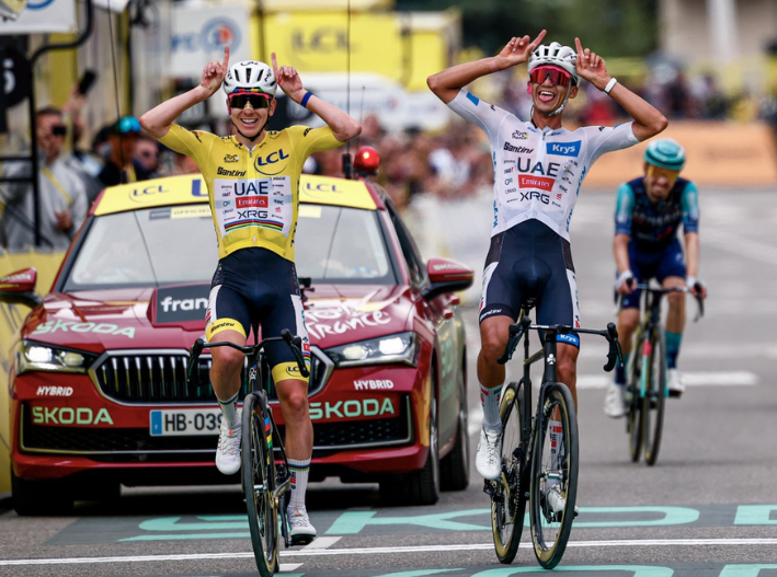 Isaac del Toro queda tercero en el Tour de Francia y conquista el maillot blanco