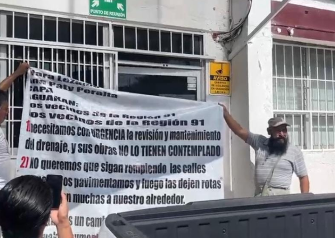 Protestan cancunenses contra Aguakan, por mal servicio