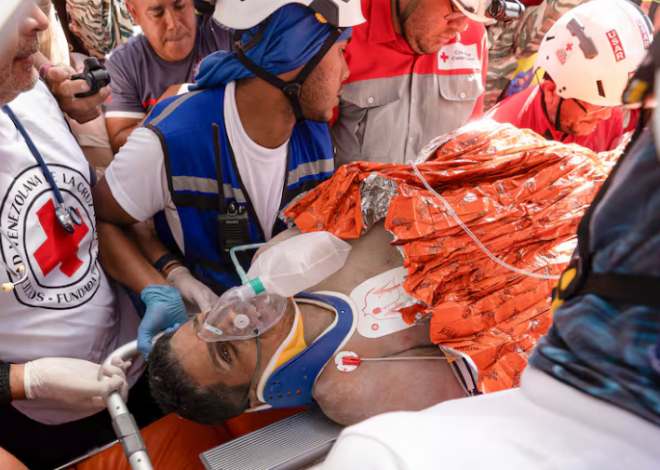 Guardia atrapado en Venezuela es rescatado tras ocho días bajo escombros