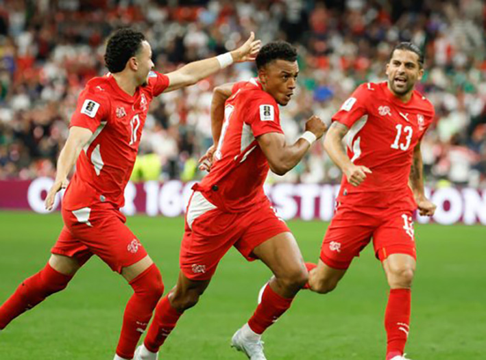 Suiza cumple, gana y ya espera rival en octavos