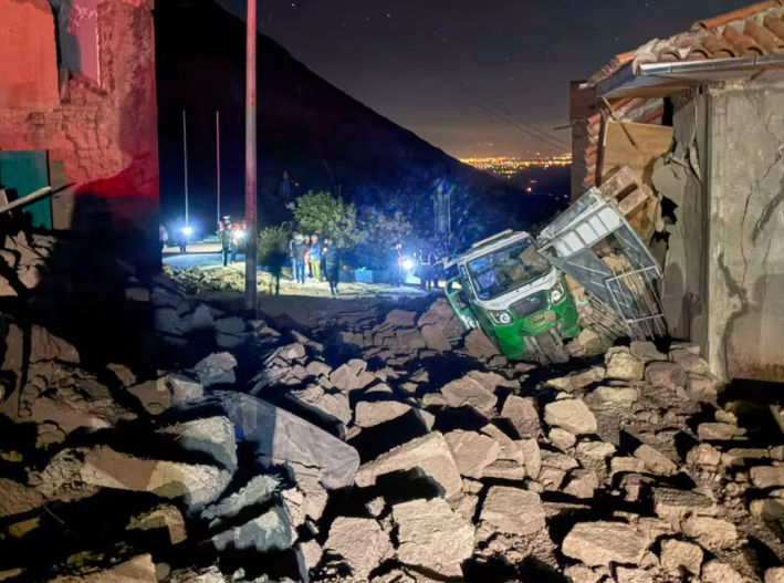 Sismo en Perú deja seis muertos y más de 30 heridos