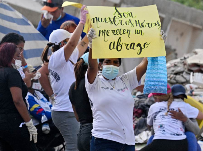 A 30 días del doble sismo, las familias no dejan de buscar a sus seres queridos