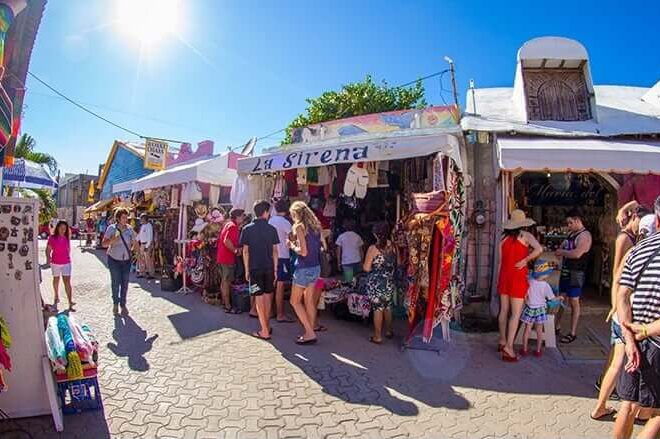 Artesanos de Isla Mujeres sufren desplome del 70% en sus ventas