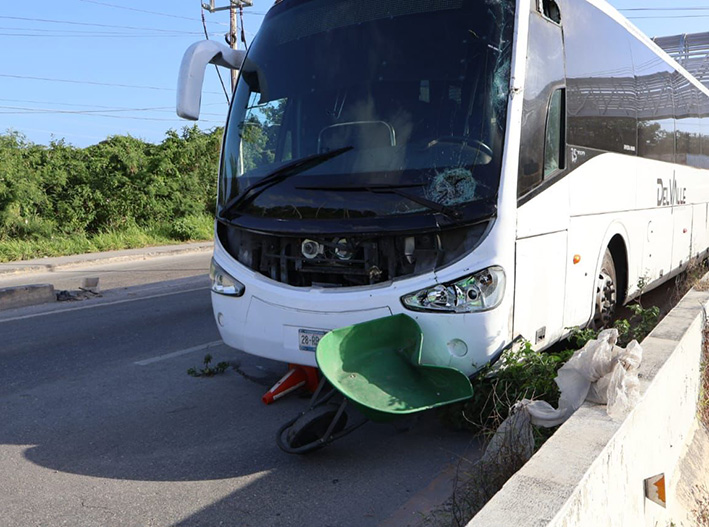 Bajo la lupa autobuses del peligro en Playa del Carmen