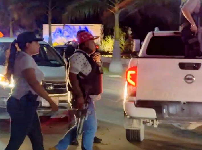 Balacera rompe la calma en la Huayacán; atacan a Policía de Investigación