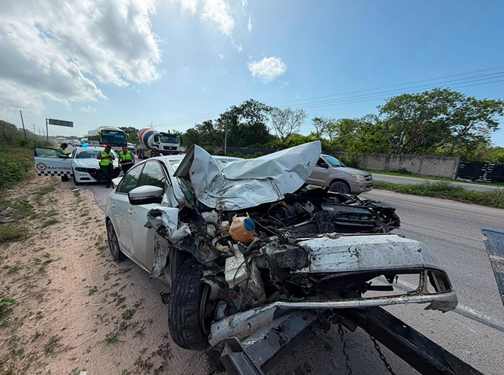 Brutal choque en la 307: dos Jetta quedan hechos chatarra con dos heridos graves
