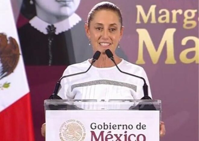 Sheinbaum entrega escrituras en Playa del Carmen