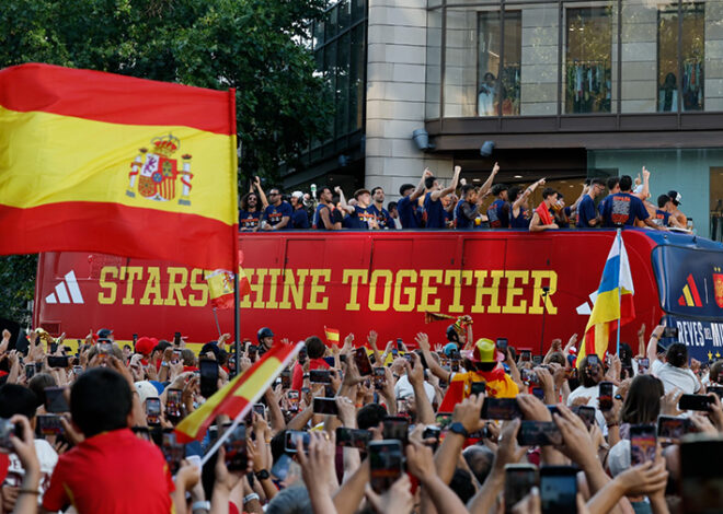 Madrid se convierte en estadio gigante: España celebra en casa
