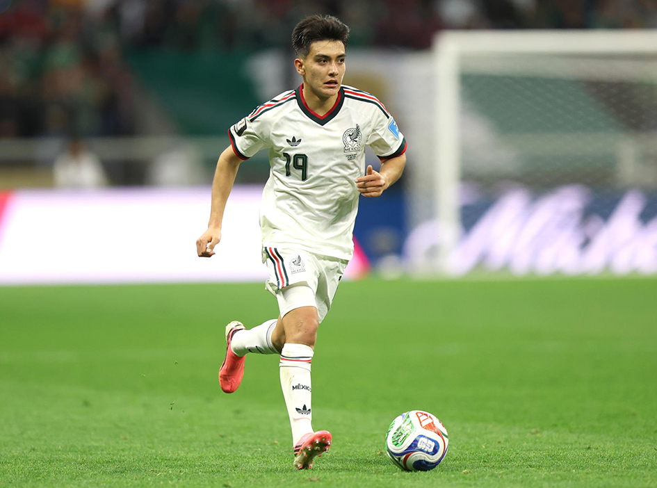 La otra cancha de Gilberto Mora: así estudia la joya de México