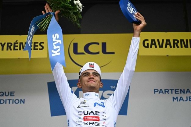 Golpe en el Tour: Isaac del Toro pierde el podio tras una dura Etapa 10