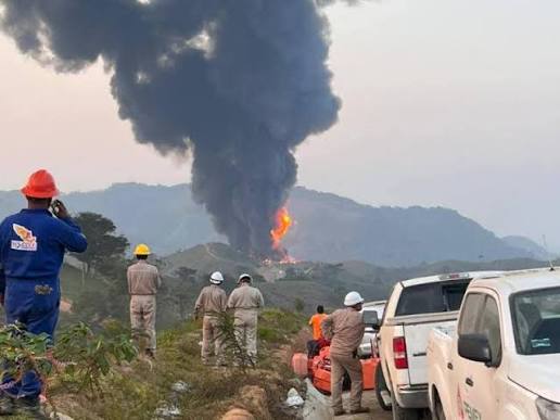 Pemex acelera maniobras para controlar fuga en pozo de Veracruz