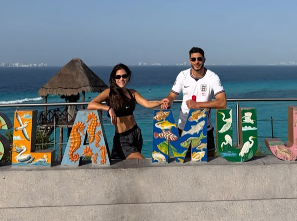 Raúl Jiménez mete golazo al descanso en Isla Mujeres