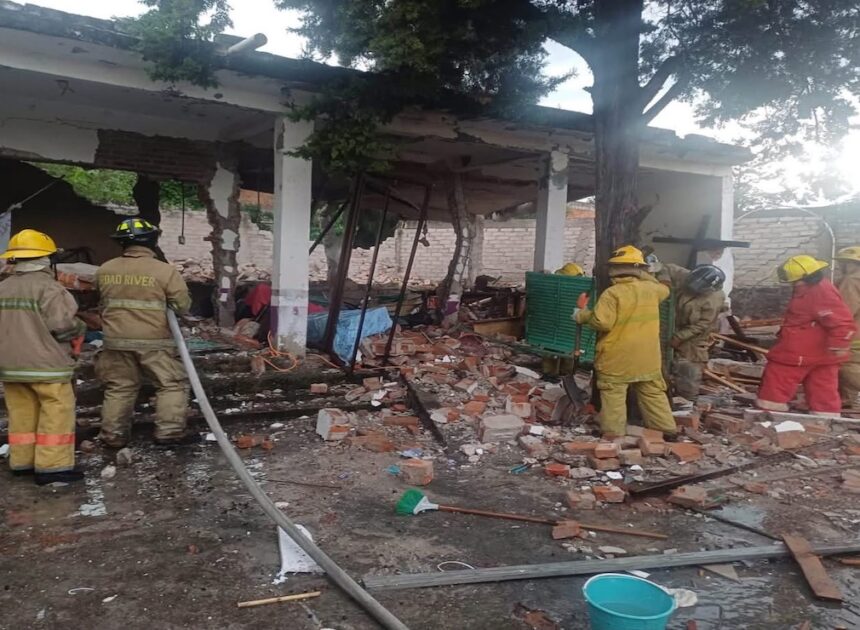 Rayo desata explosión de pirotecnia en iglesia de Guanajuato