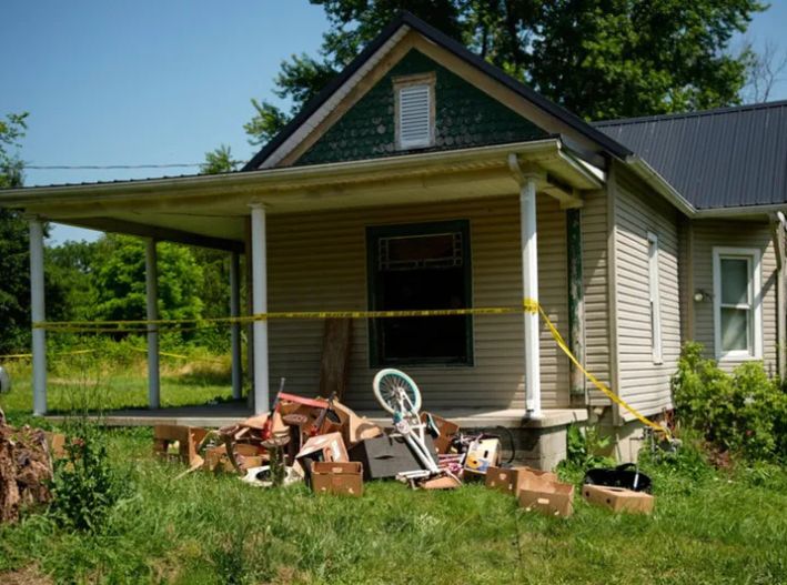 Rescatan a 16 niños que vivían encerrados en condiciones infrahumanas en Ohio
