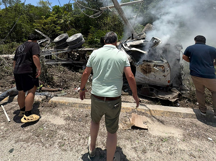 Tragedia en la 307: dos muertos tras brutal choque en Xel-Há