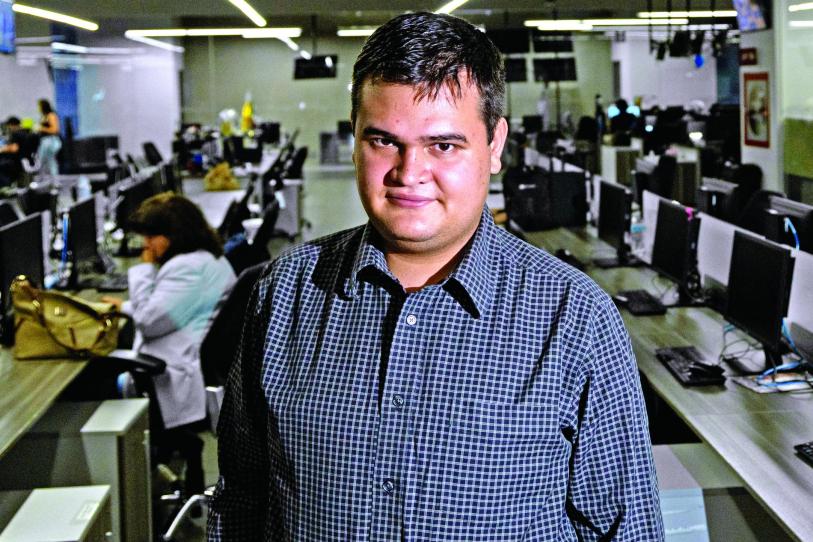 Andrés: el primer médico autista que busca presentar el ENARM de forma oral