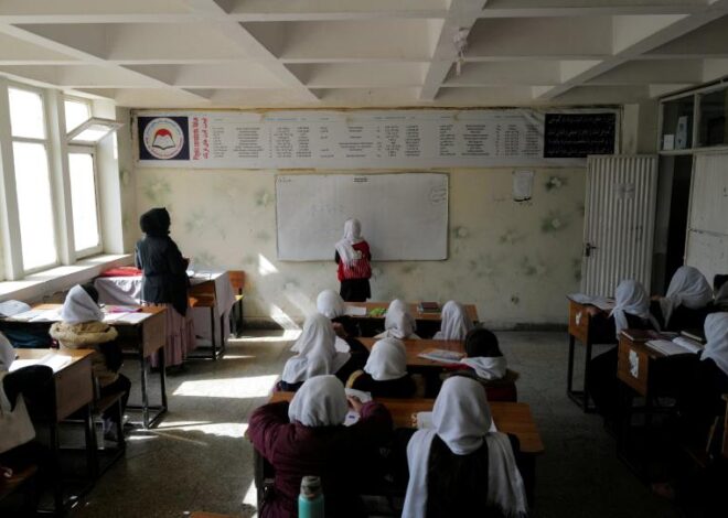 Afganistán cierra las aulas: millones de niñas quedan sin estudiar