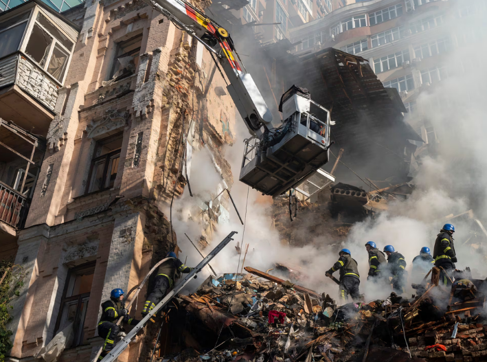 Ataque ruso cerca de Kiev deja 38 muertos y 20 heridos