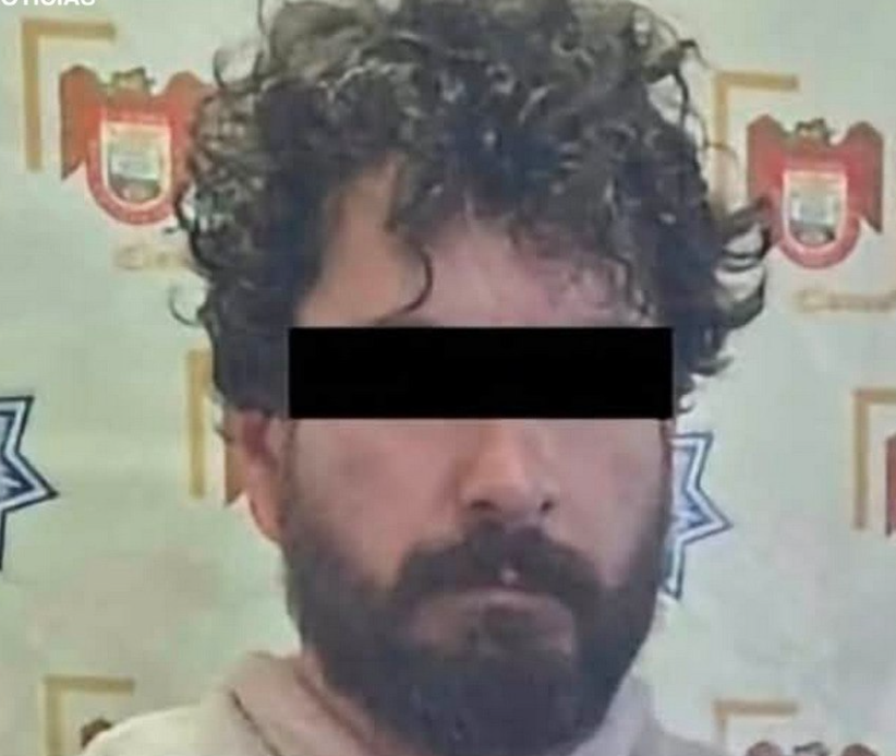 Hombre ataca con flechas a policías en Tijuana