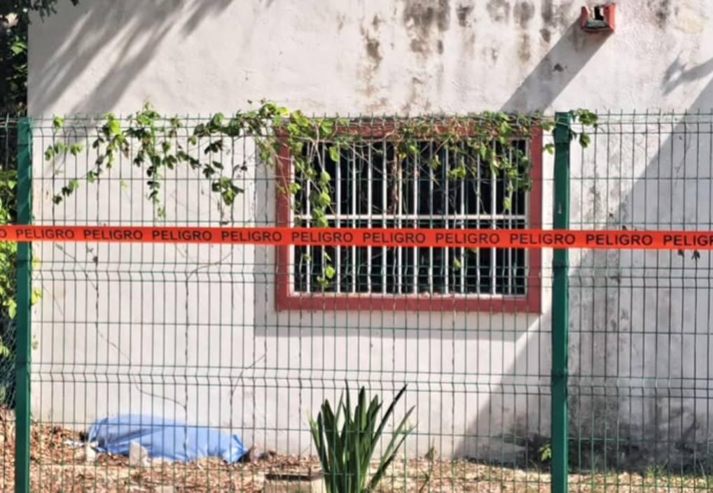 Hallan a hombre sin vida en predio de la calle Tunkul en Tulum