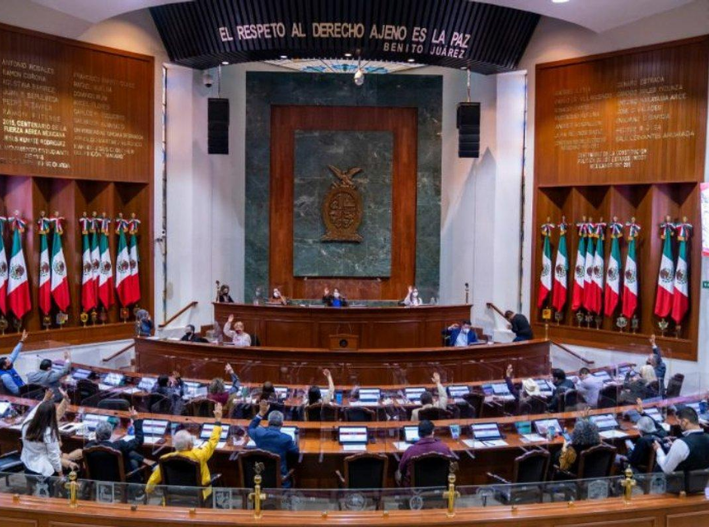 Congreso de Sinaloa pospone elección del gobernador interino; relevo de Rocha queda en suspenso