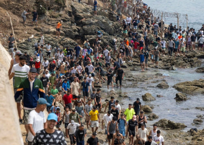 España investiga presunta infiltración de espías marroquíes entre migrantes de Ceuta