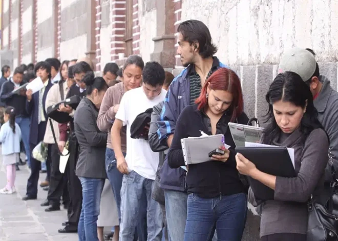 La crisis laboral golpea a los jóvenes: desempleo y amenaza de IA