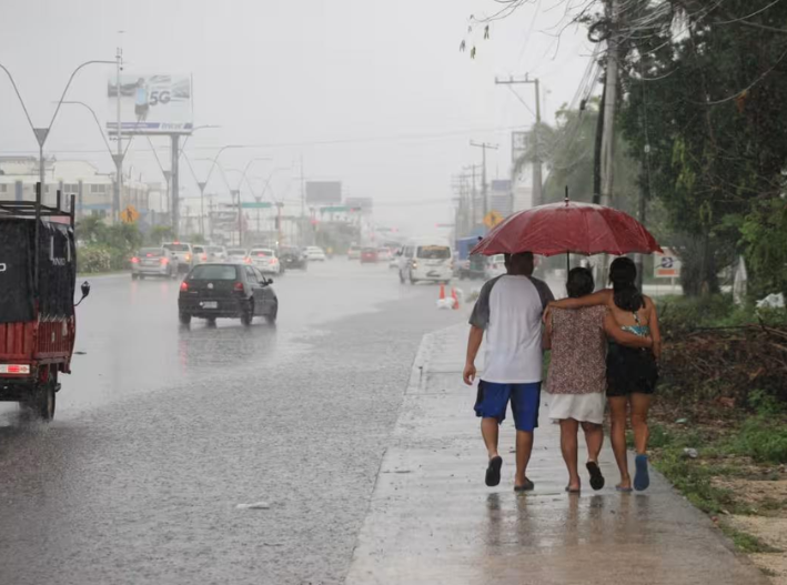Onda tropical traerá lluvias fuertes a Quintana Roo este miércoles