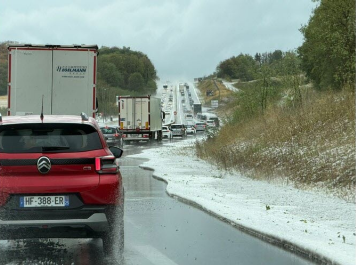 Granizo de hasta 8 centímetros azota el este de Francia y causa severos daños